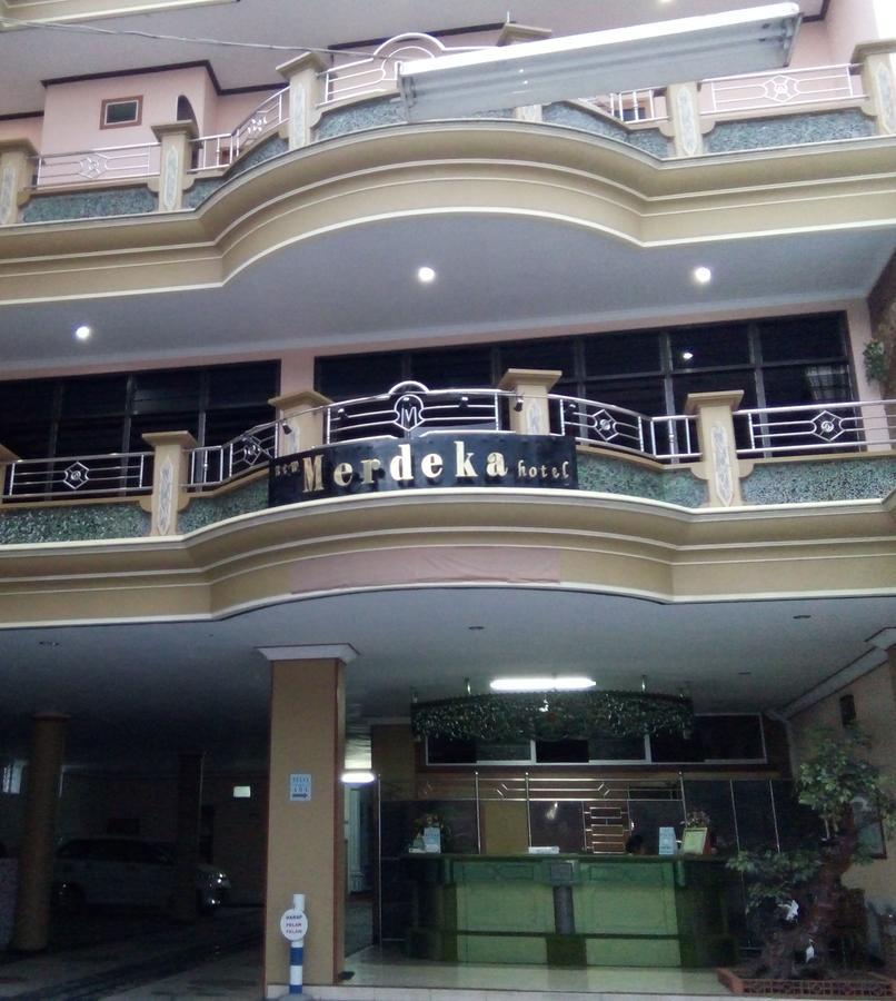 New Merdeka Hotel Jembel Eksteriør bilde