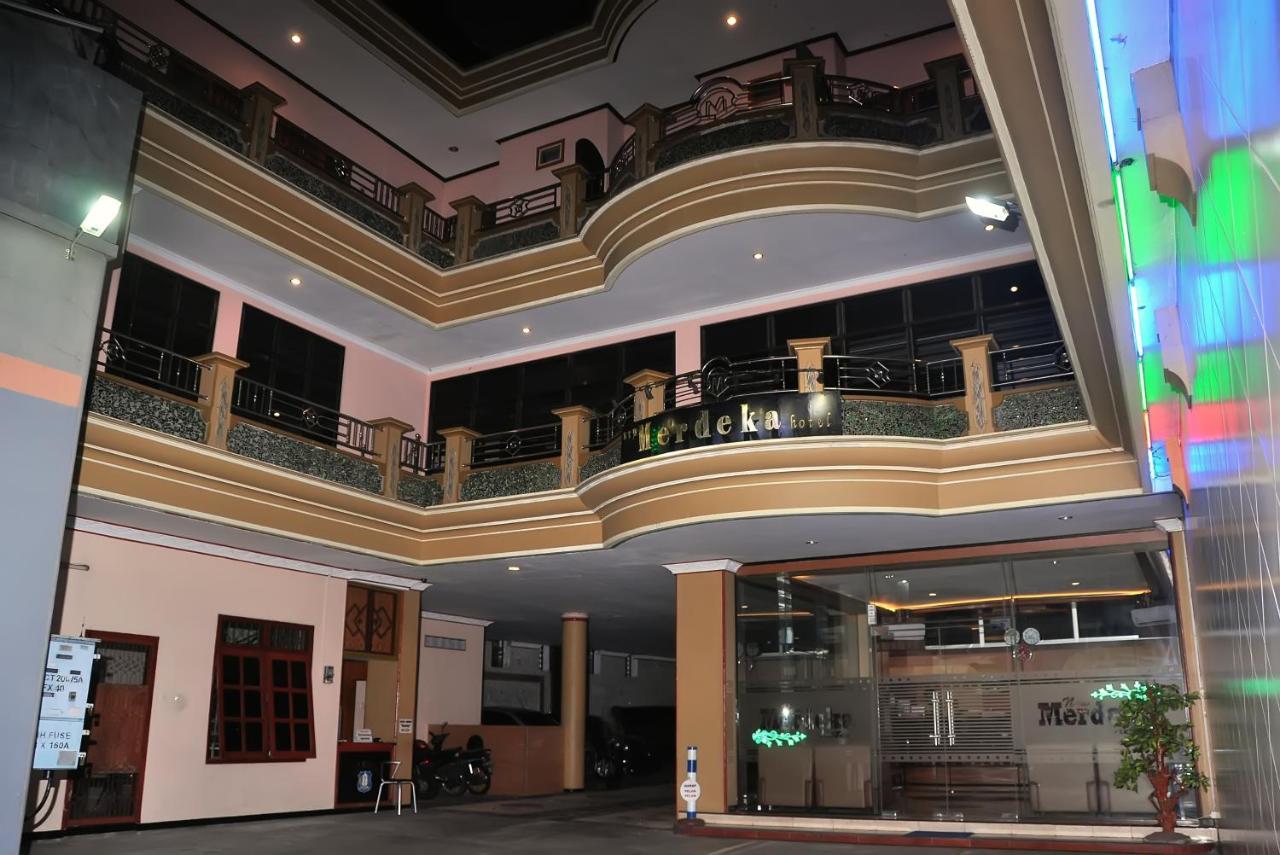 New Merdeka Hotel Jembel Eksteriør bilde