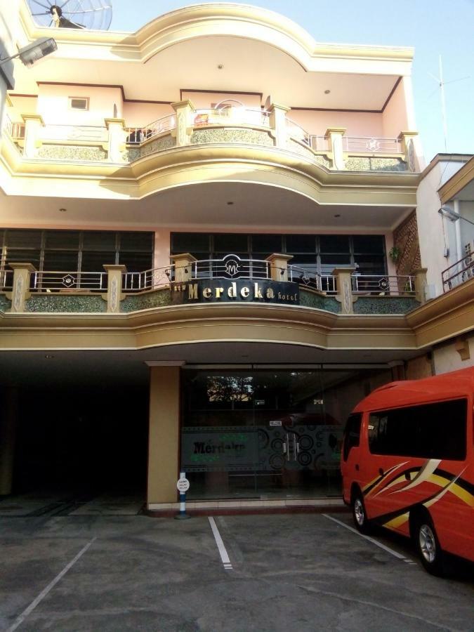 New Merdeka Hotel Jembel Eksteriør bilde